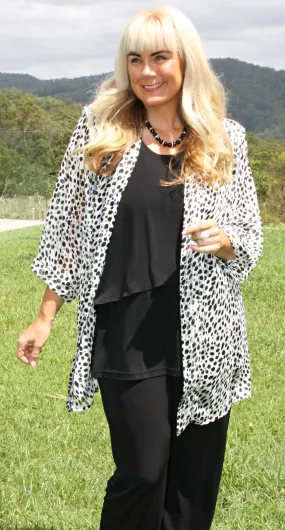 Edwina Edge to Edge Jacket Black | White